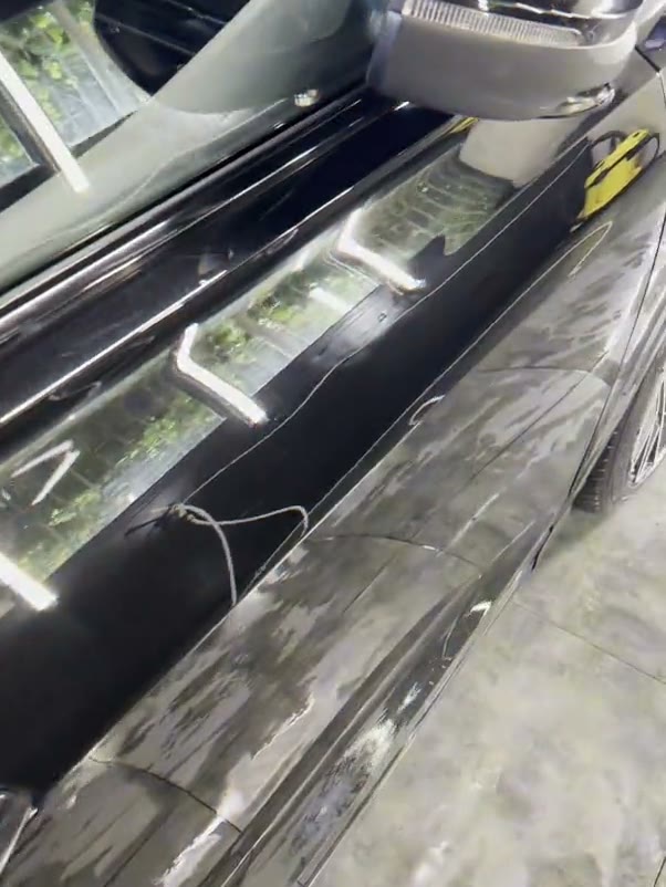 Próg i bok Audi Q8 po wypolerowaniu