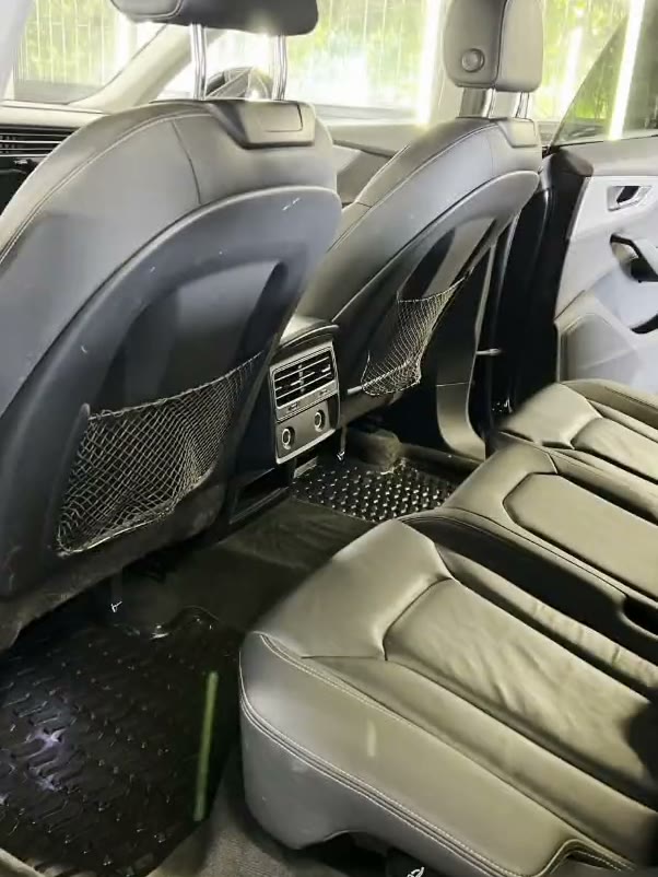 Skórzana tapicerka Audi Q8 po czyszczeniu wnętrza