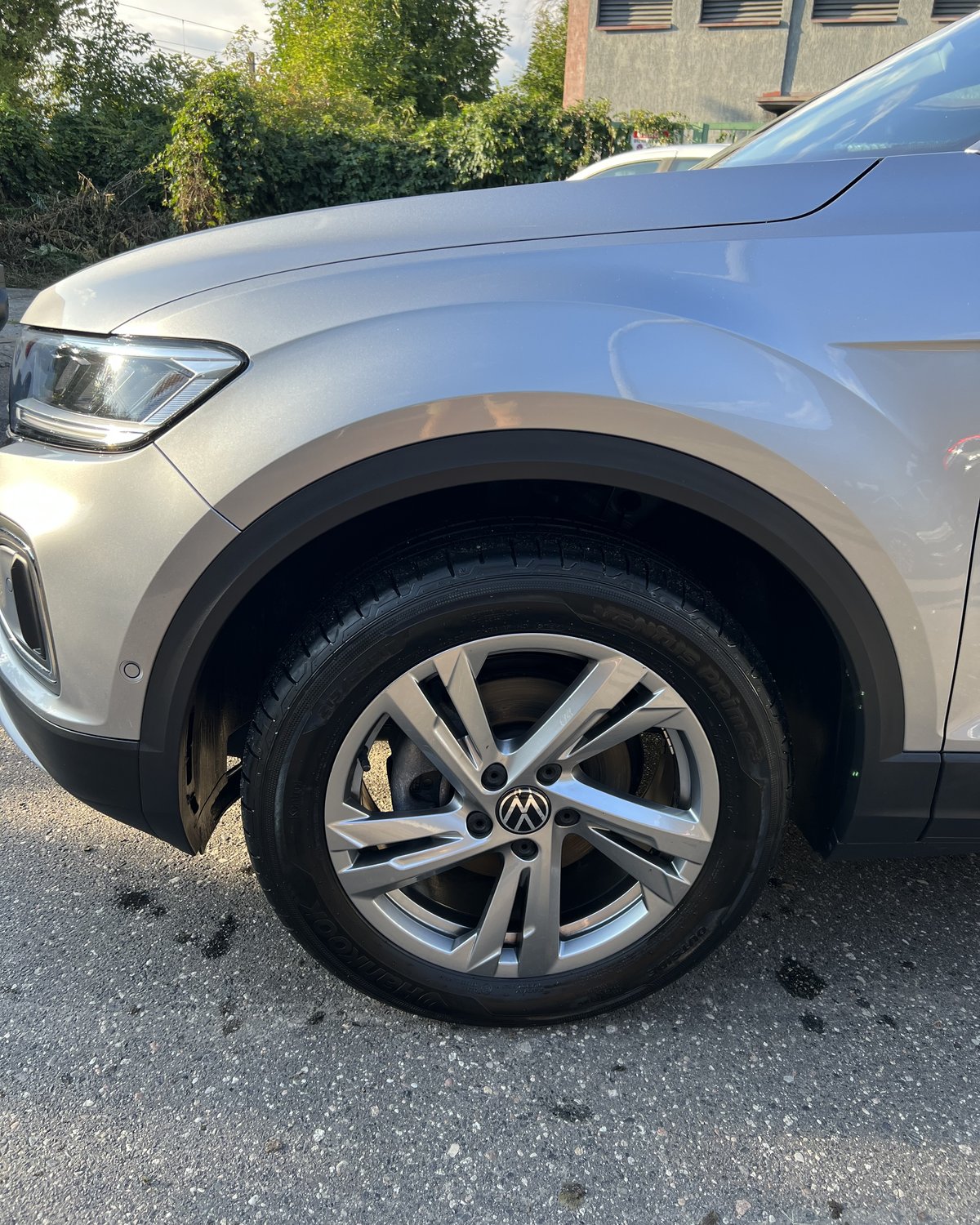 To samo koło VW T-Roc po umyciu i wykończeniu