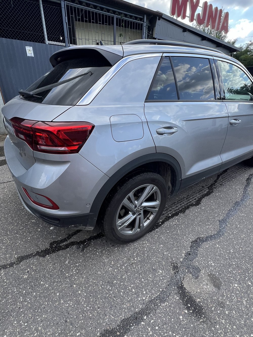 Tył VW T-Roc przed myciem